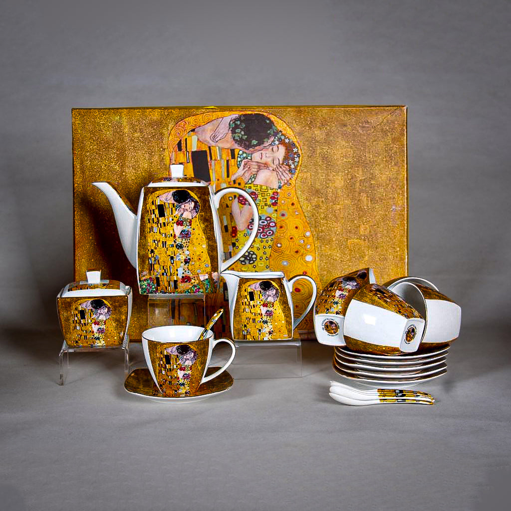Gustav Klimt "The Kiss" Golden Set on the grey background