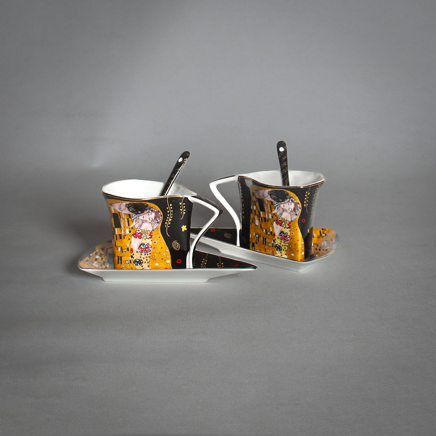 Gustav Klimt "The Kiss" Matching Cups on the grey background