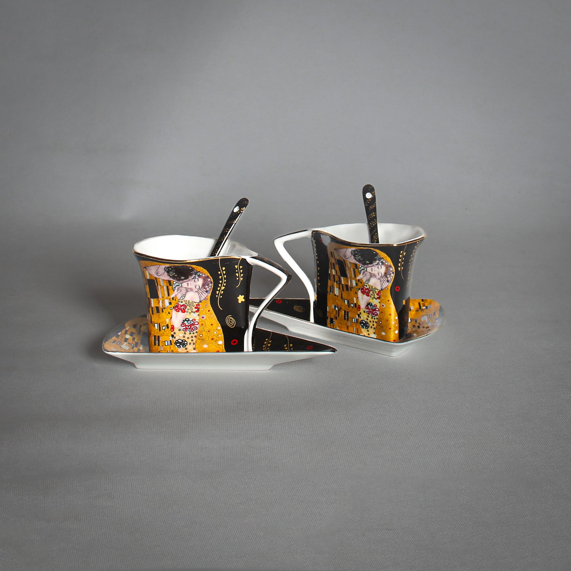 Gustav Klimt "The Kiss" Matching Cups on the grey background