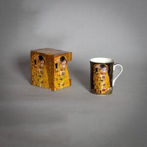Klimt Kiss mug and gift box on gray background