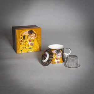 Porcelain mug with Klimt The Kiss design, tea strainer, and decorative gift box
